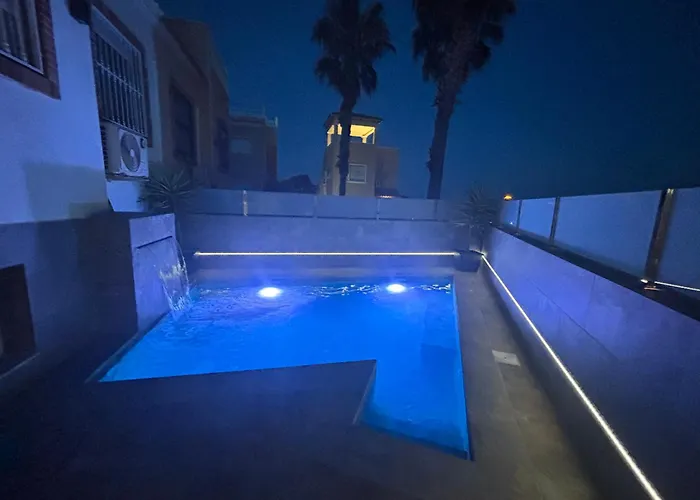 Casa Con Piscina 别墅 *
